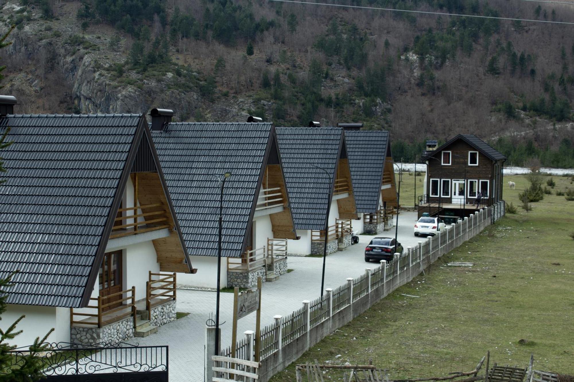 Bujtinat E Lugines Appart hôtel